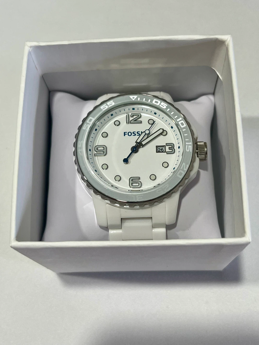 ⌚ Fossil White Watch with Original Box