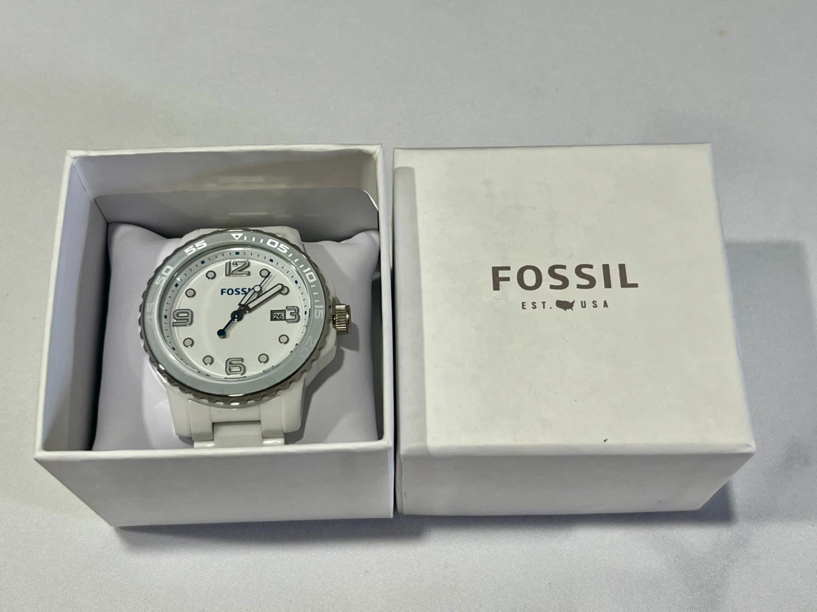 ⌚ Fossil White Watch with Original Box - photo 2