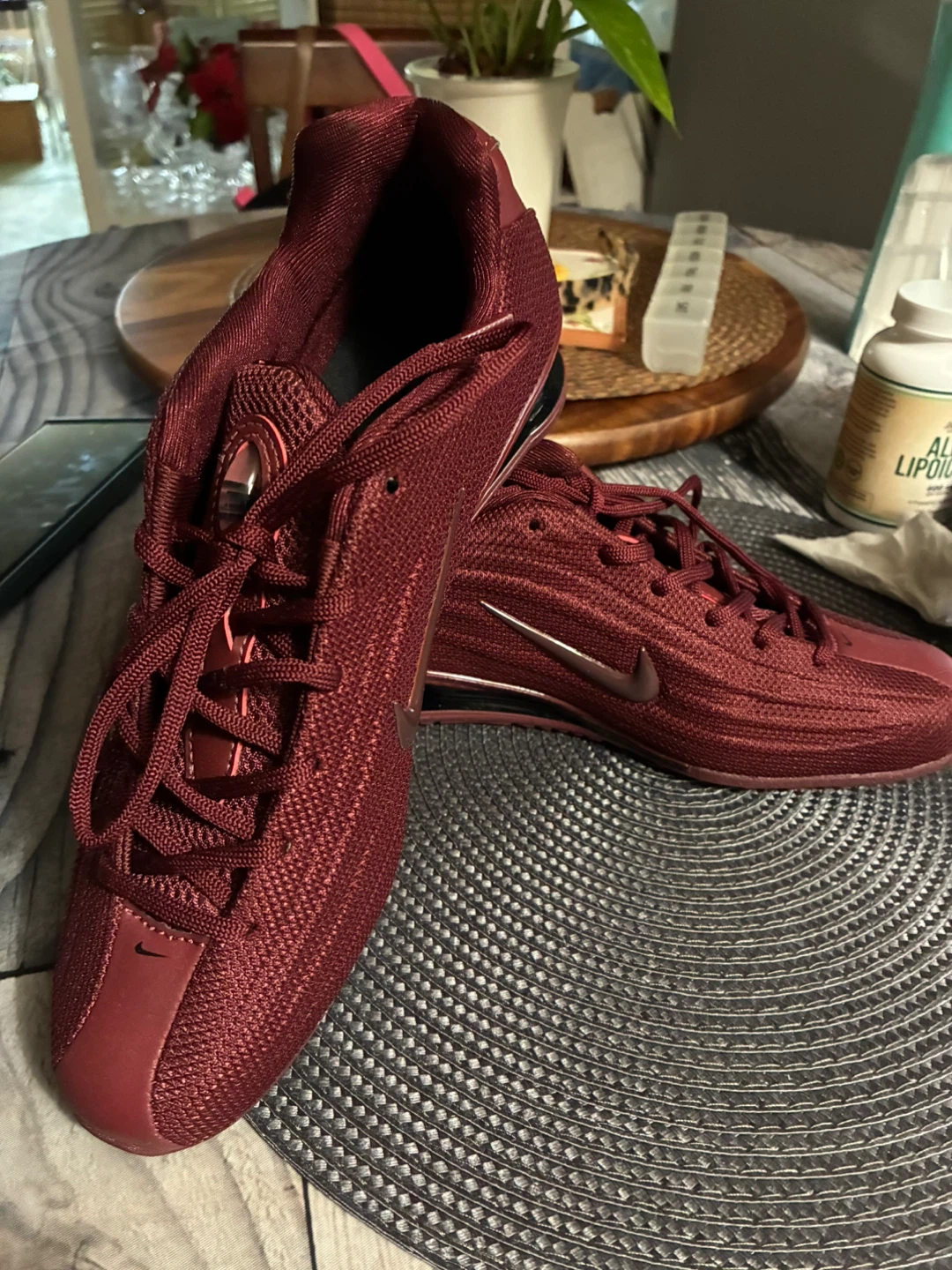 Nike Shox women Burgundy Running Shoes