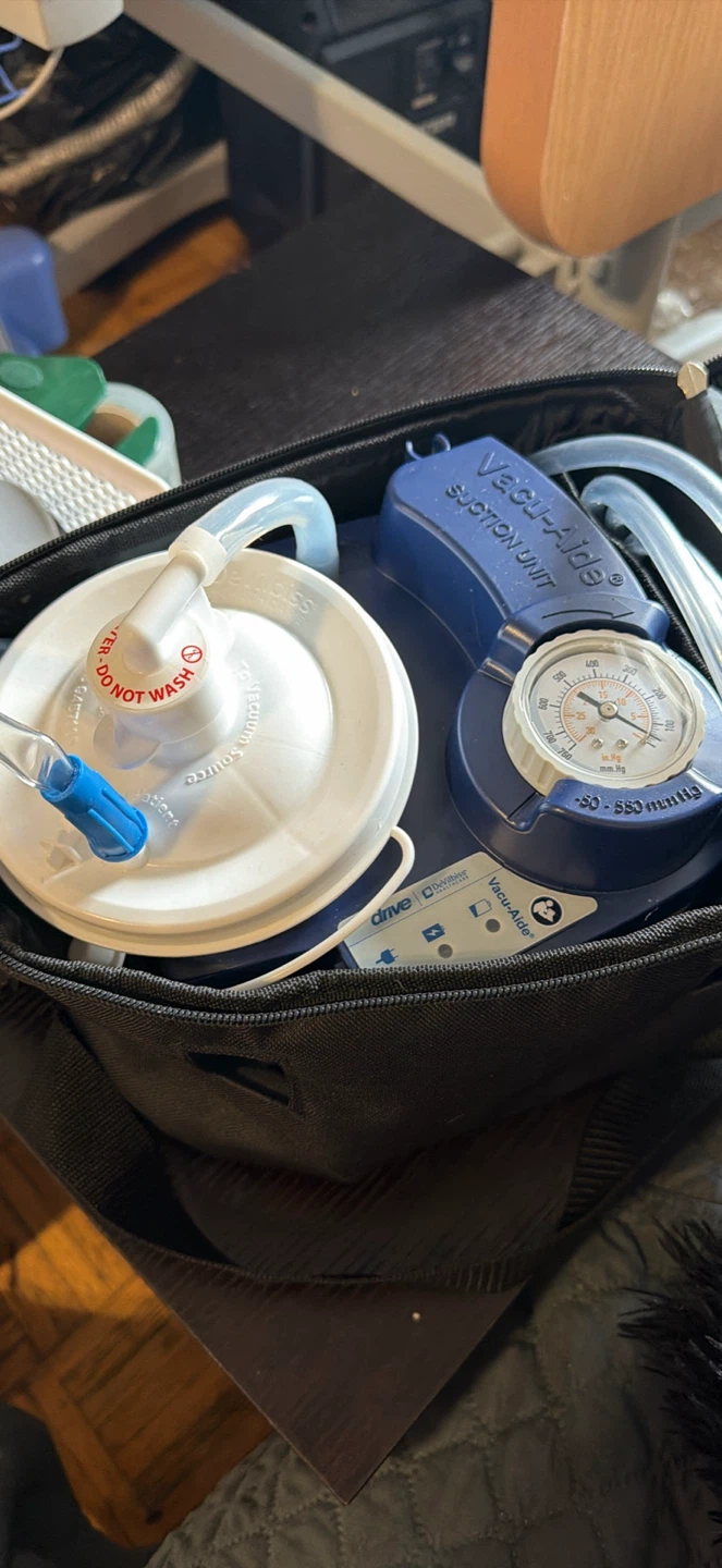 Drive Medical Vacu-Aide Suction Unit with Carry Bag