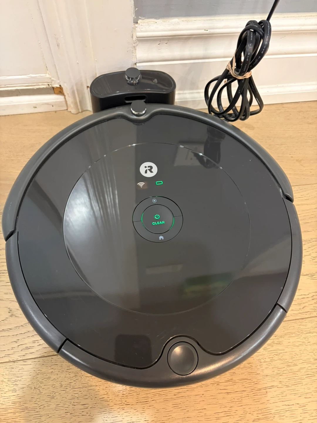 iRobot Roomba 694 Robot Vacuum — WiFi/App Connected