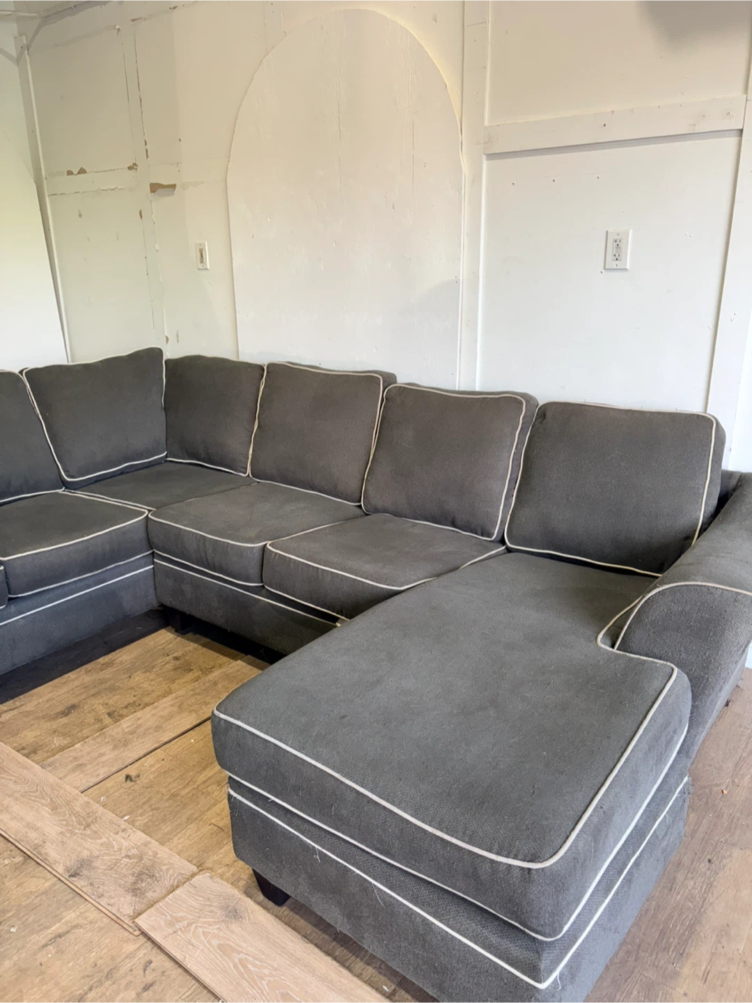 Charcoal Gray U-Shaped Sectional Sofa (we deliver) - photo 2