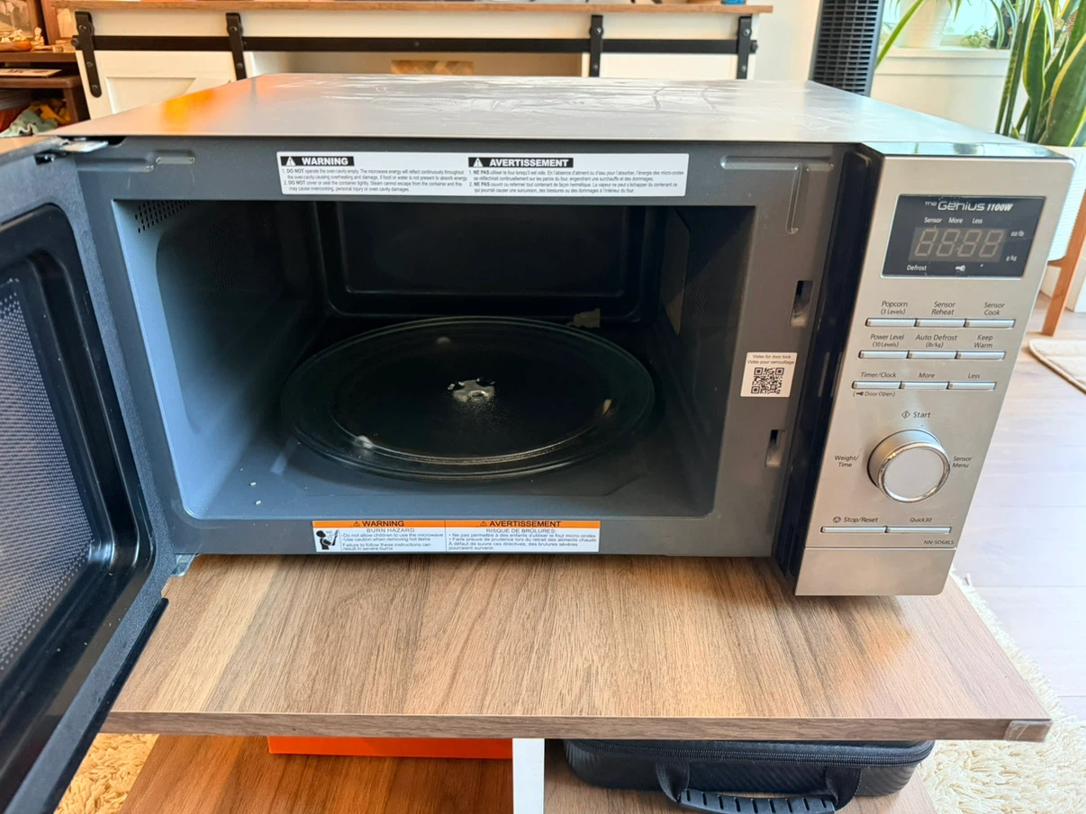 Panasonic Genius 1100W Microwave Oven NN-SD68LS - photo 4