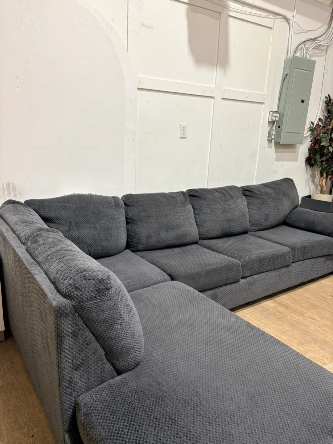 Charcoal Grey Textured Fabric Sectional Sofa (we deliver) - photo 4
