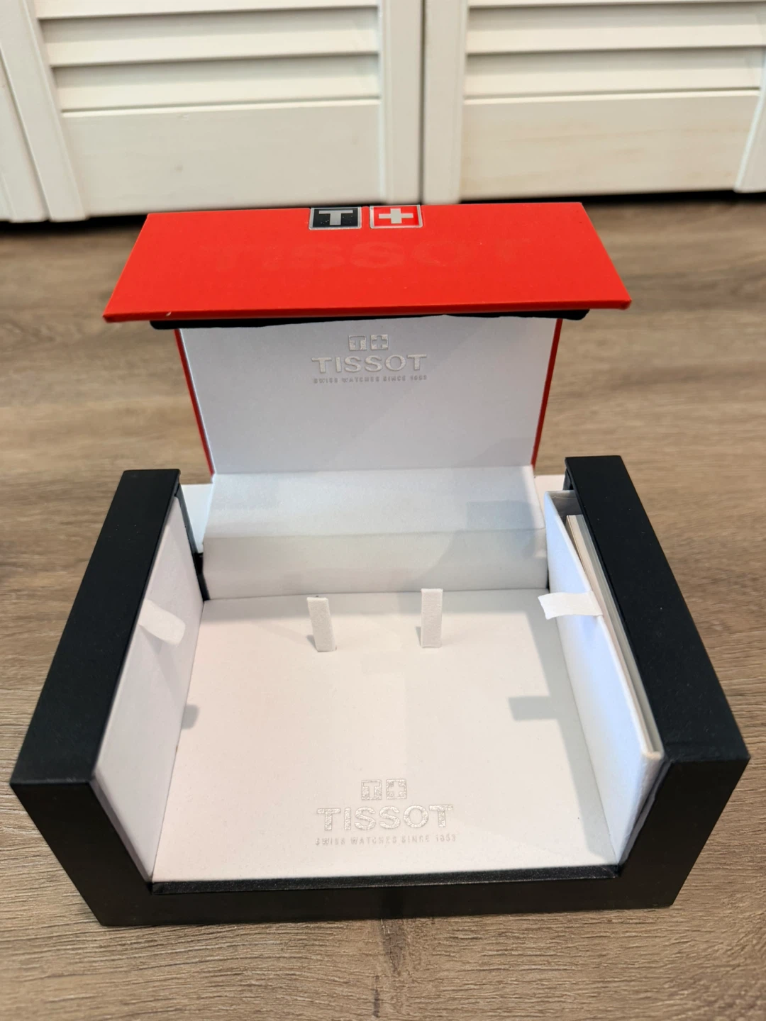 Tissot Watch Box with Books and Extra Links - photo 3