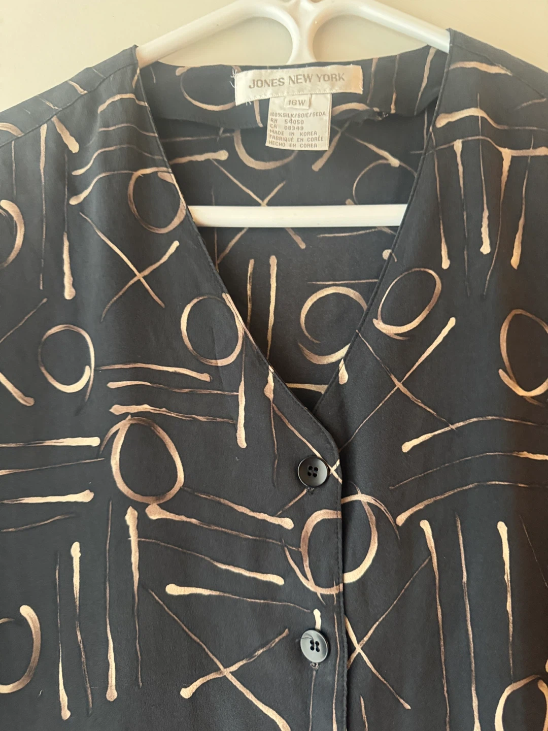 Jones New York Black Geometric Print Button-Up Shirt
