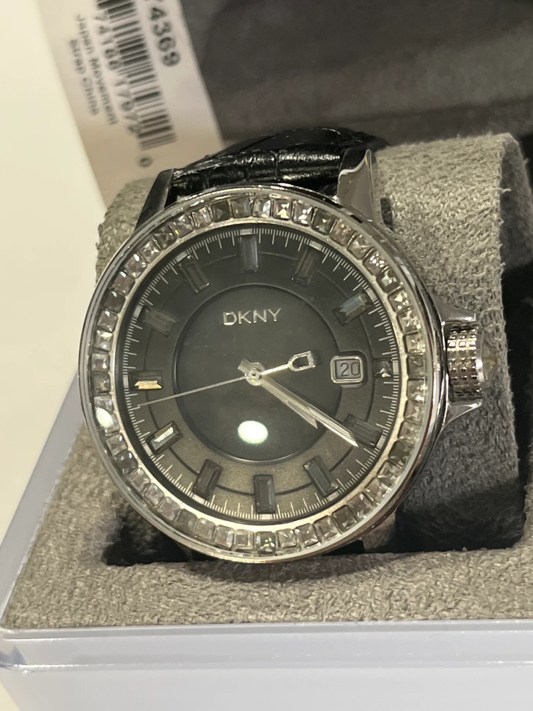 ✨ DKNY Men’s Designer Watch Crystal Bezel ✨