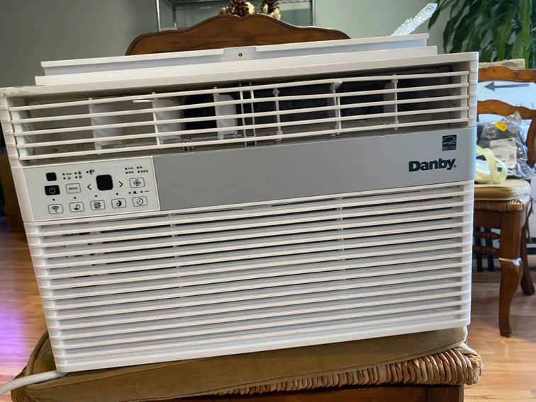 Danby Window 8000 BTU  Air Conditioner