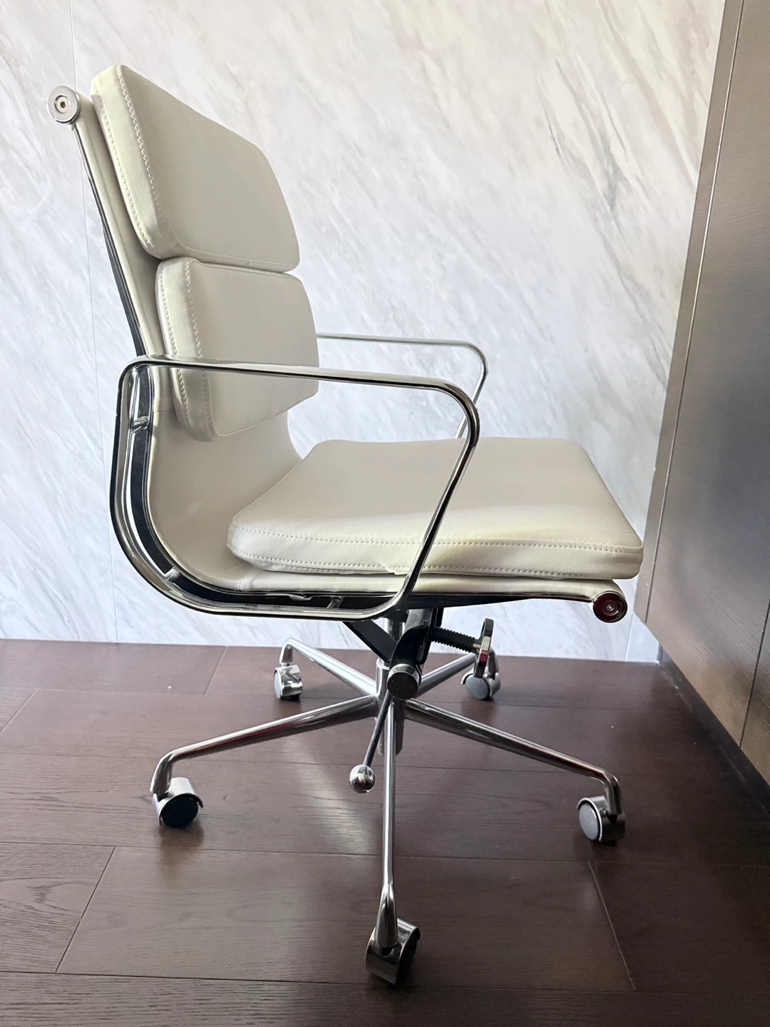 White Executive Office Chair with Chrome Frame - photo 3