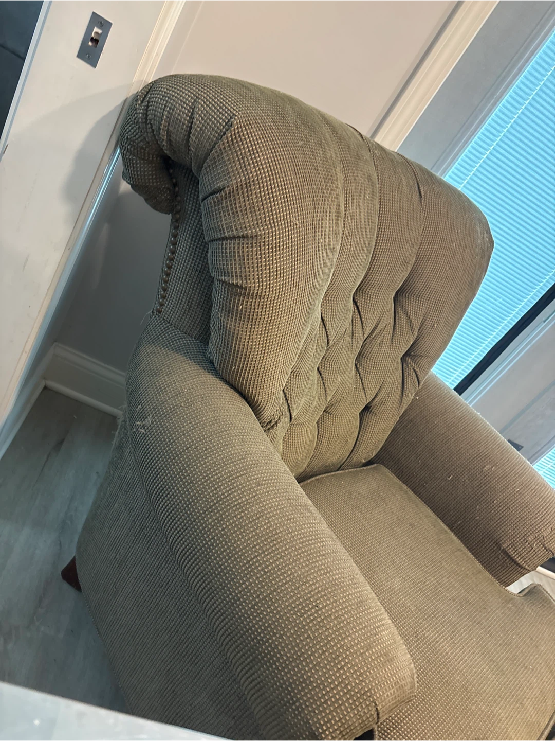 Flexsteel Tufted Armchair with Ottoman - photo 3