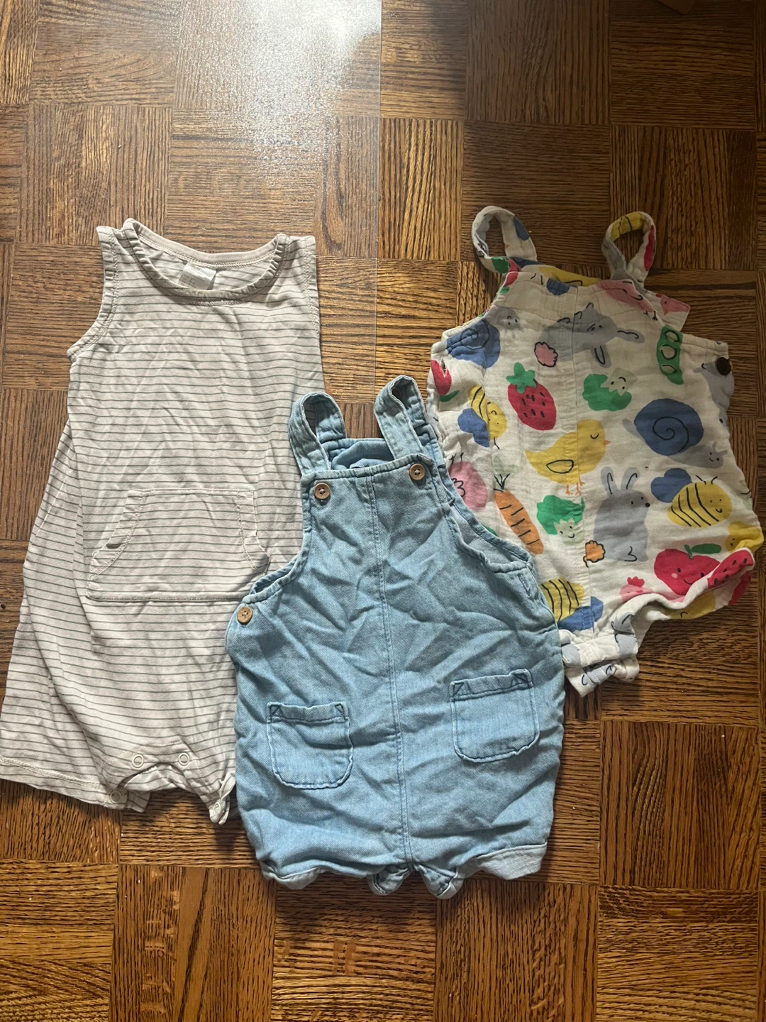 16-12m summer rompers in EUC