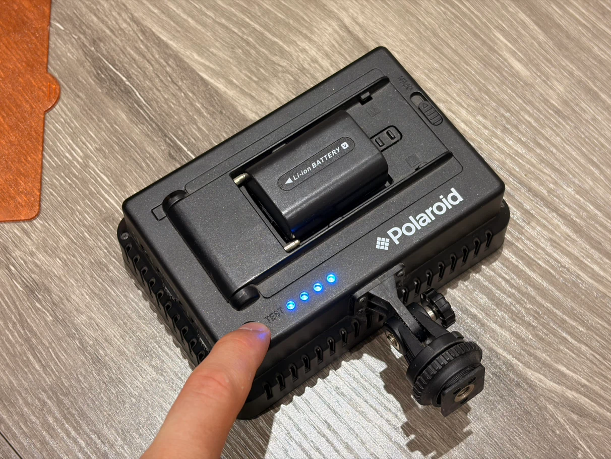 Polaroid LED Video Light with Battery - photo 3