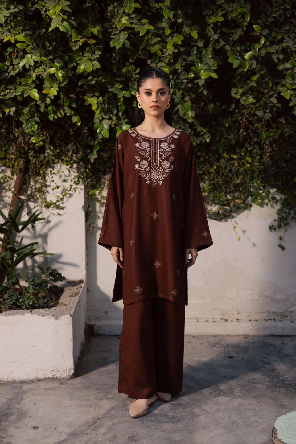 Embroidered Kurti and Pants Set - photo 2