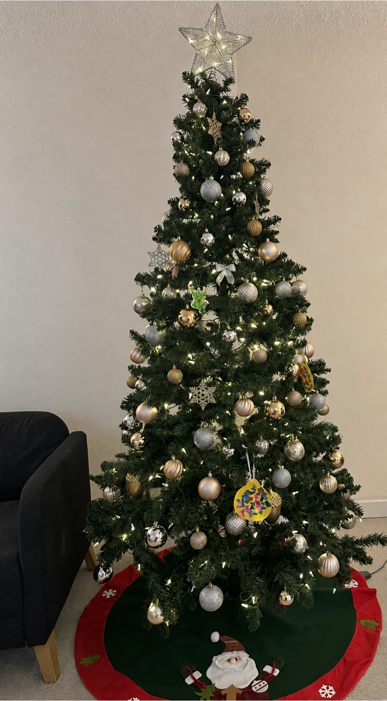 Pre-lit Christmas Tree with Ornaments and Tree Skirt