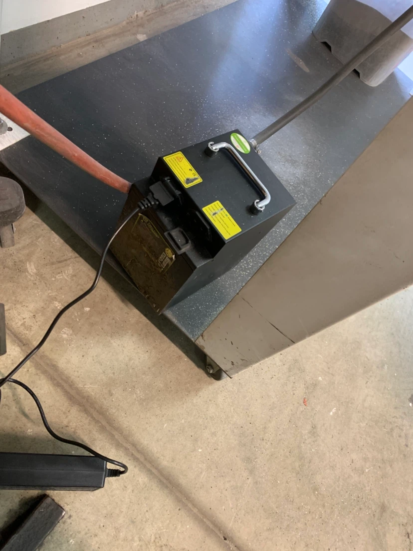 Black Battery Pack with fast Charger 52 v - photo 3