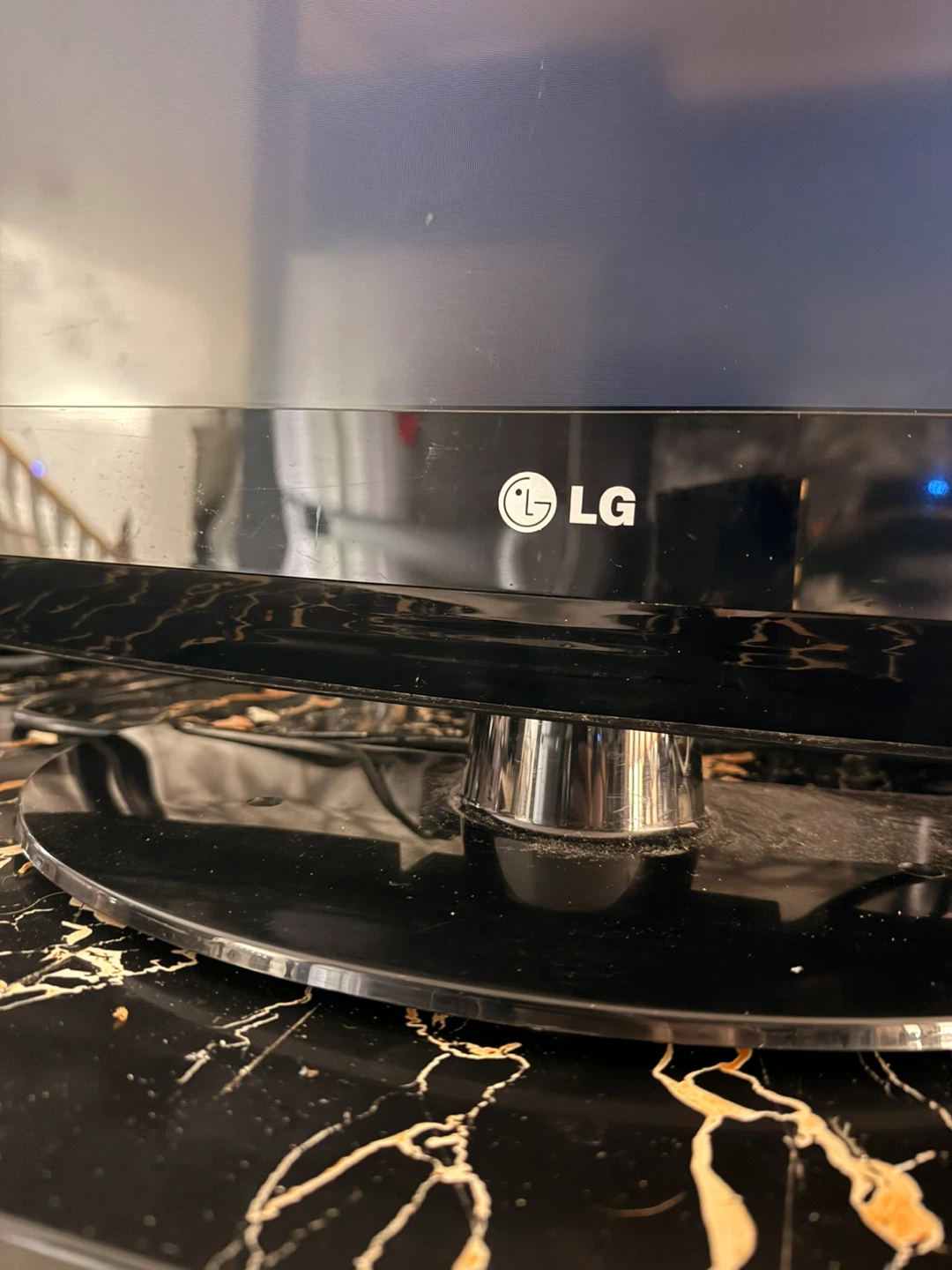 LG 32LH250H-UA 32" Flat Screen TV - photo 2