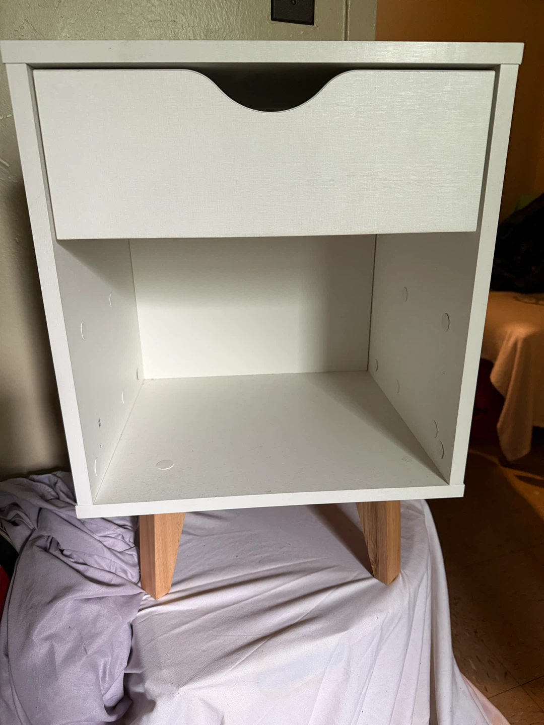Mid modern Nightstand Falkk