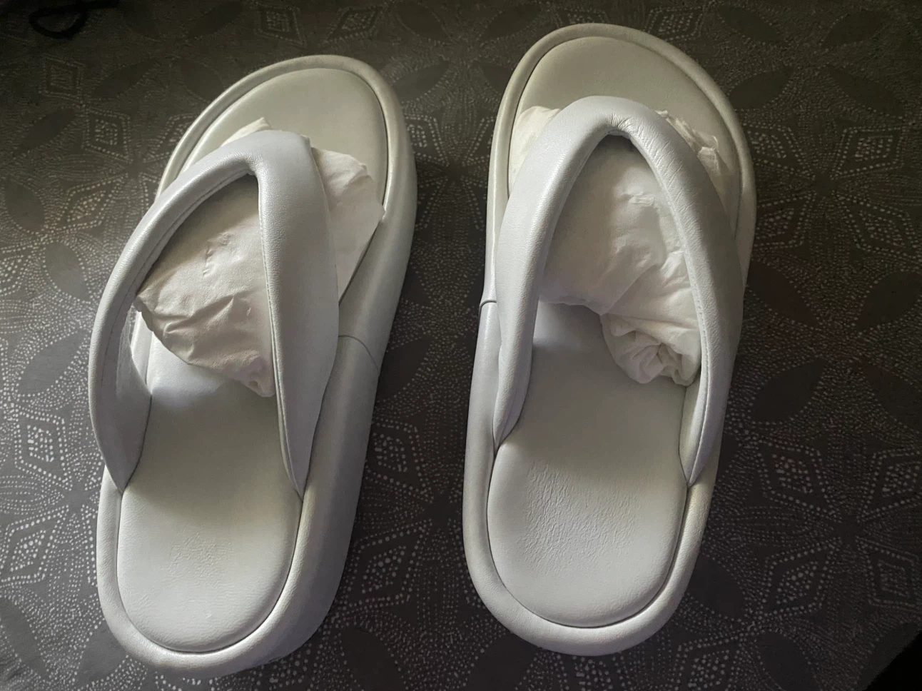 Balenciaga Thong - photo 5