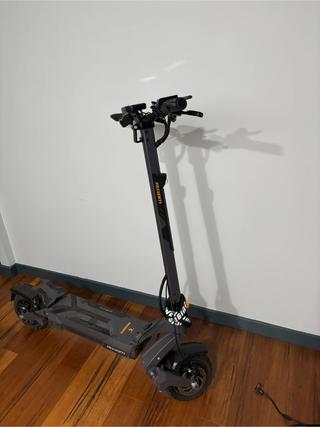 Ausom DT2 Pro Electric Scooter - photo 2
