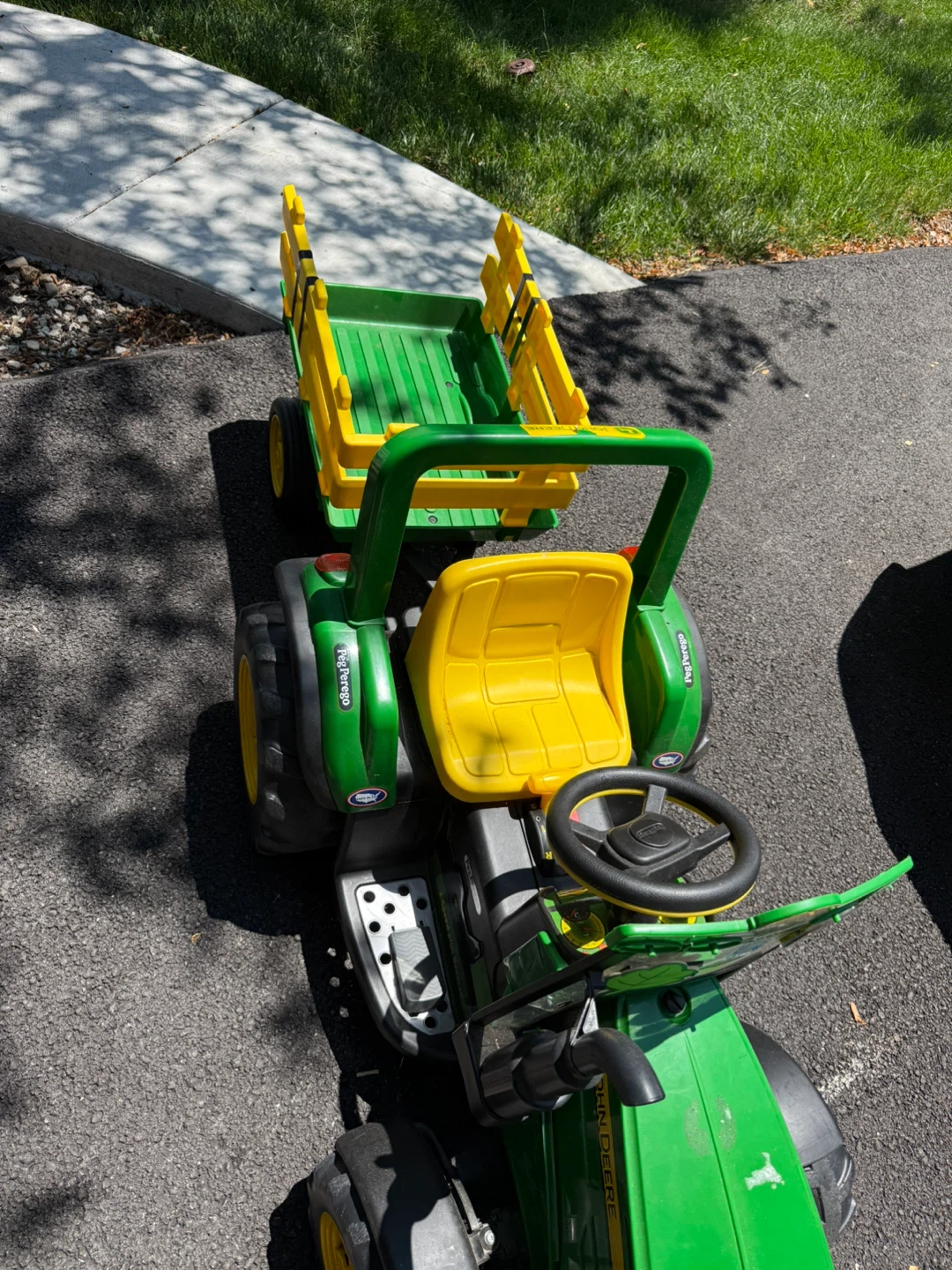 John Deere Ride-On Tractor with Trailer - Peg Perego - photo 4