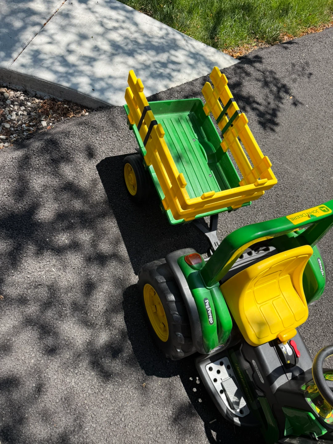 John Deere Ride-On Tractor with Trailer - Peg Perego - photo 5
