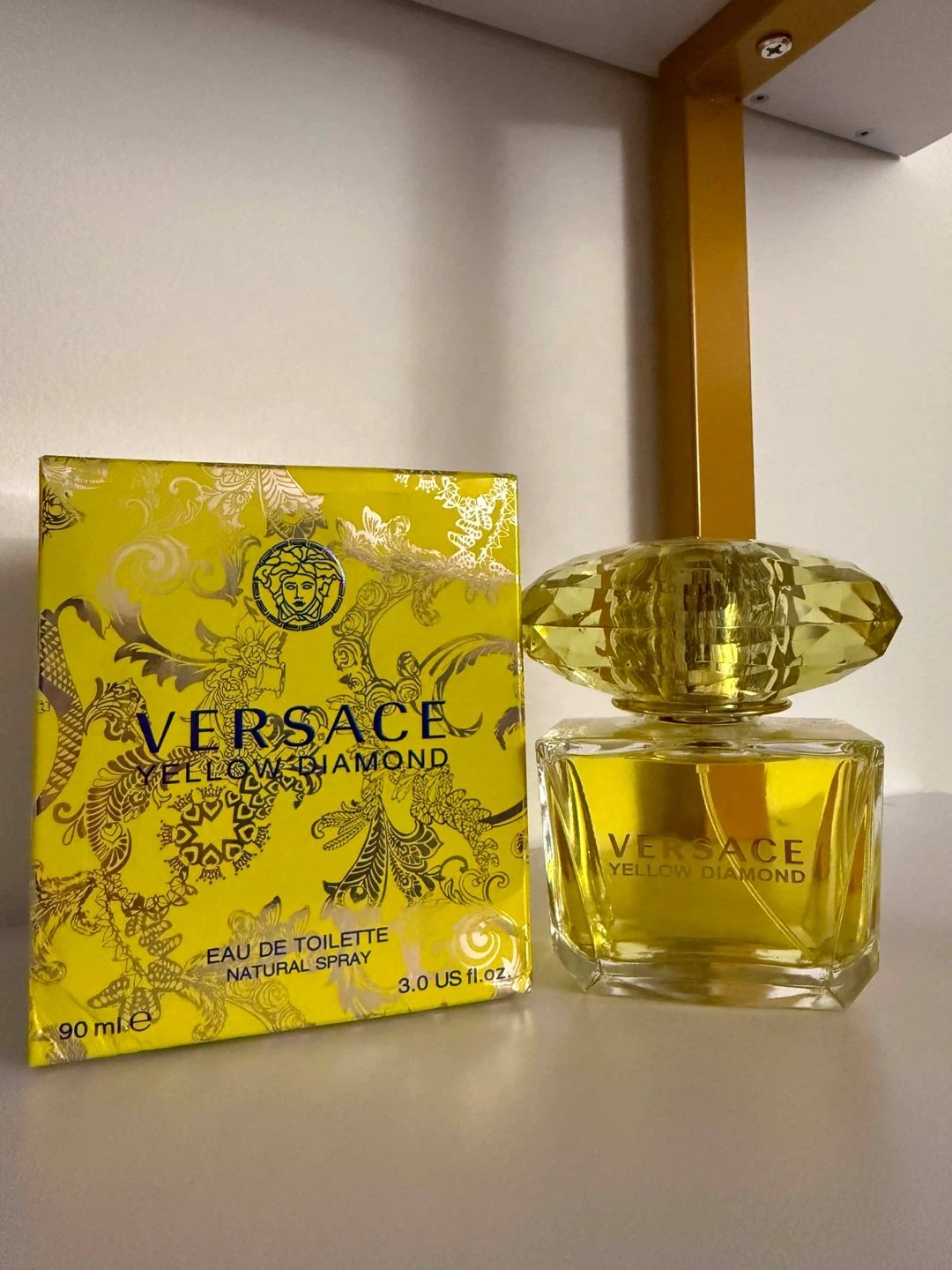 Versace Bright Crystal Eau de Toilette Natural Spray 90ml