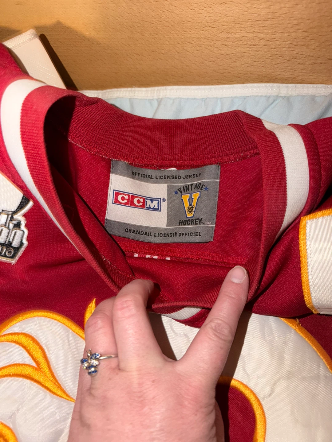 CCM Vintage Calgary Flames Dion Phaneuf #3 Jersey – Size 48 - photo 3