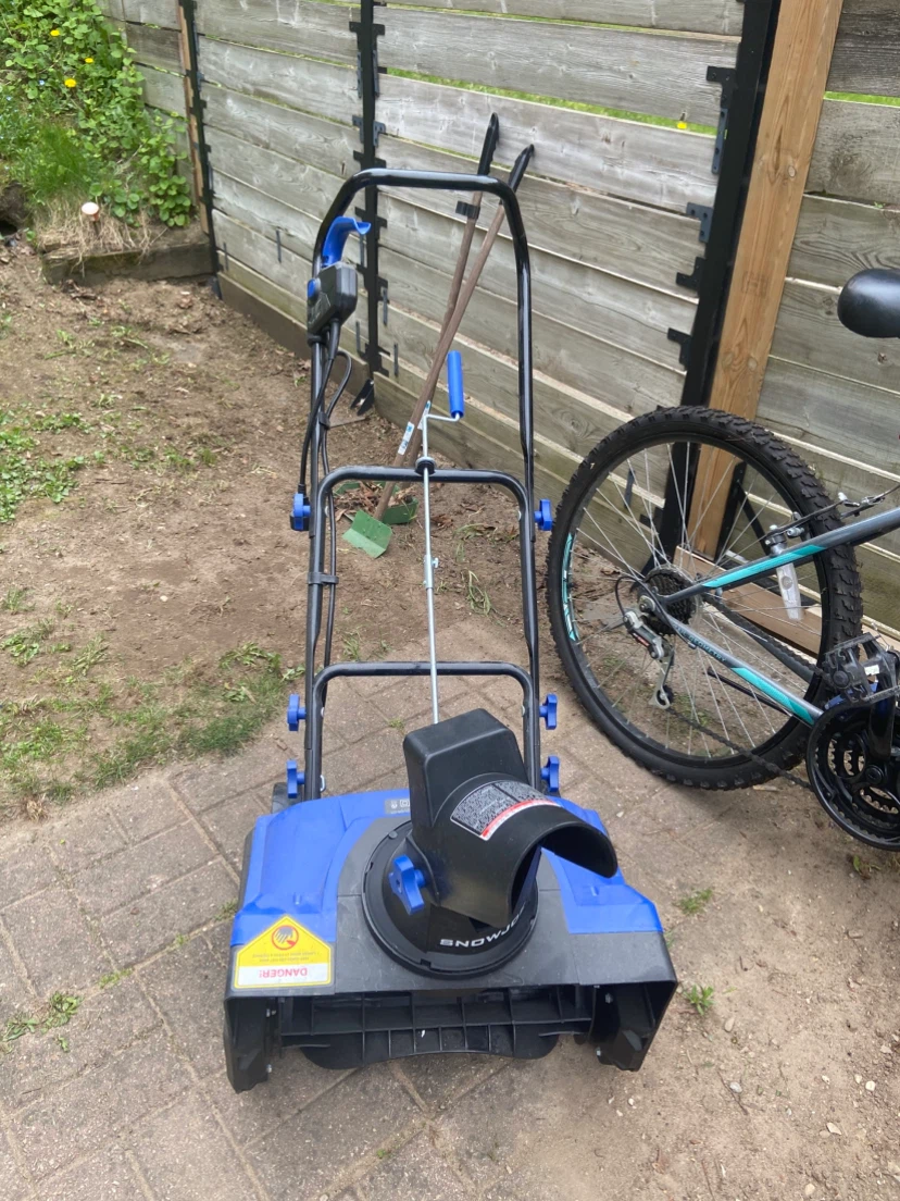 Snow Joe Electric Snow Thrower