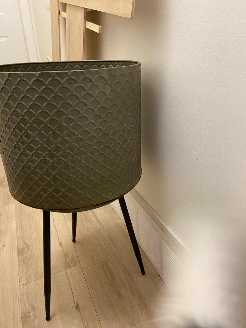 Green Textured Plant Stand