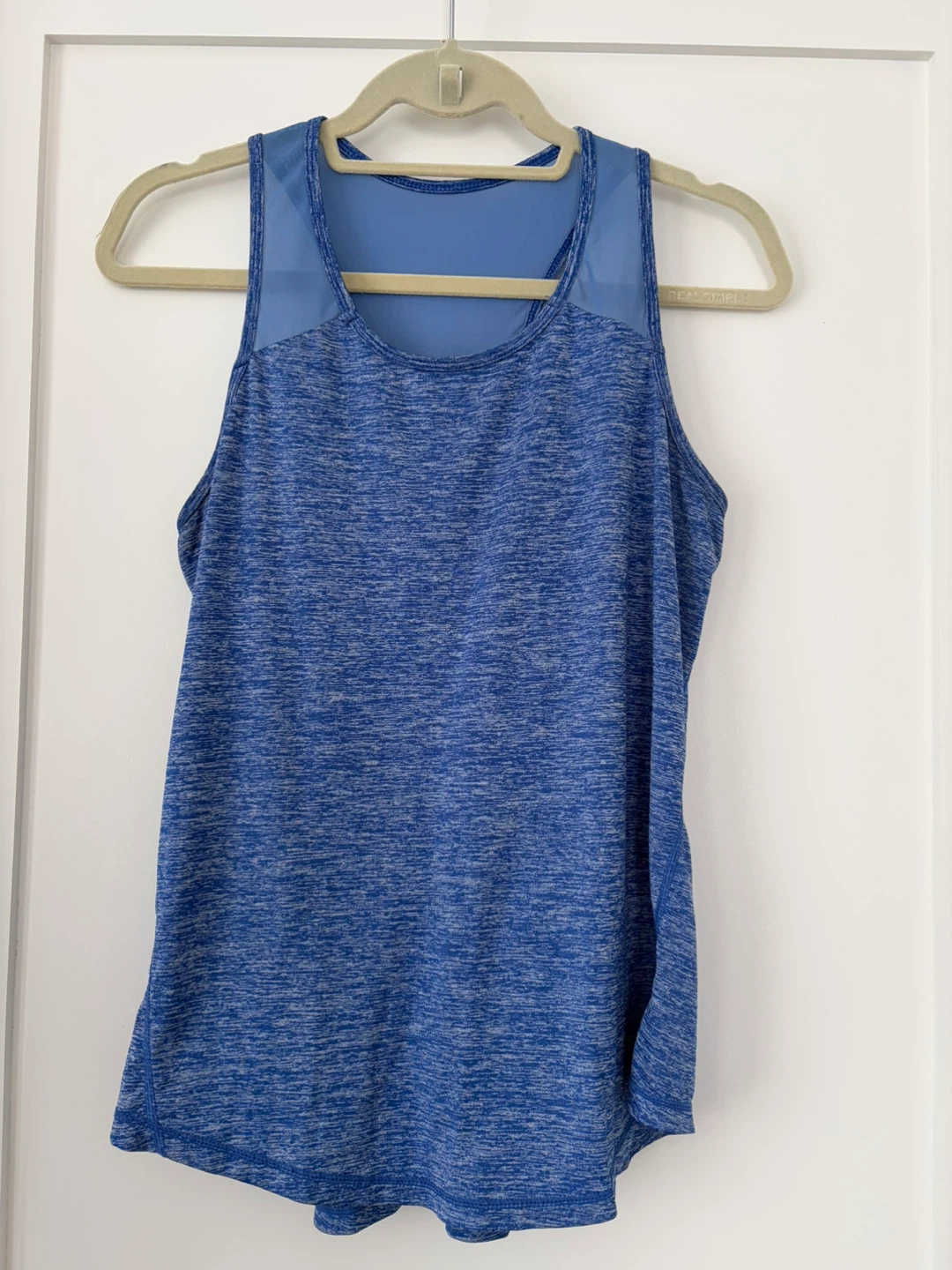 Bundle: Women’s workout tank tops, sports bra & leggings