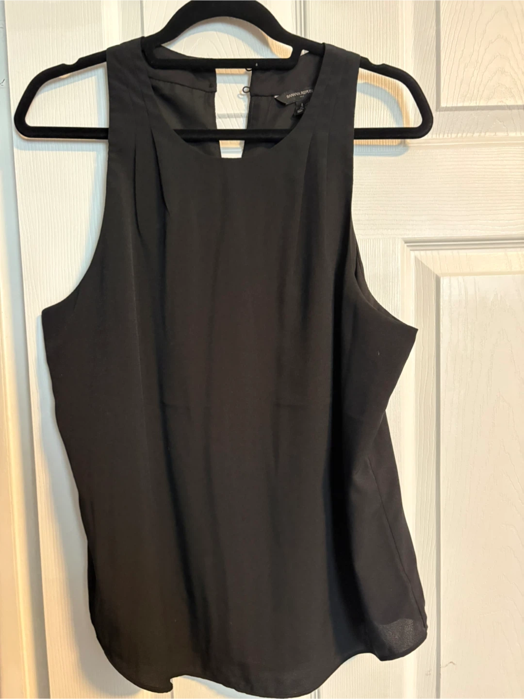 Banana Republic Black Sleeveless Blouse - Size L