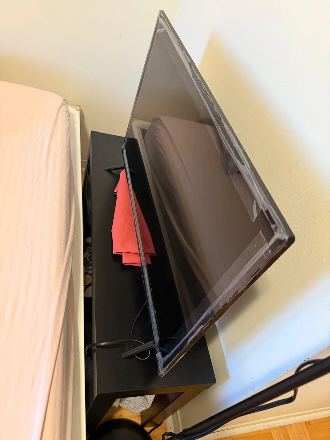 TCL 32" Class 3-Series HD LED Smart Android TV - photo 4
