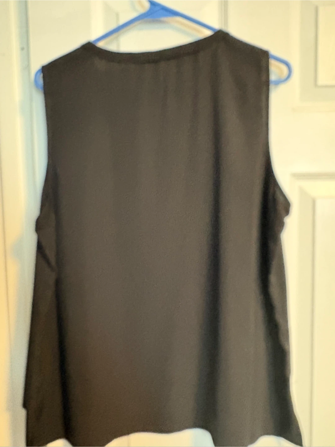 Sioni Sleeveless V-Neck Blouse - Black - photo 3
