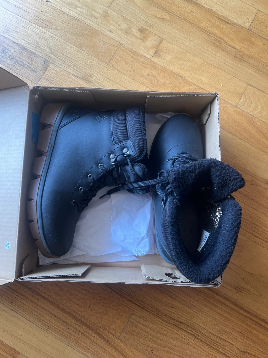 COLUMBIA- Black Faux Leather Winter Boots