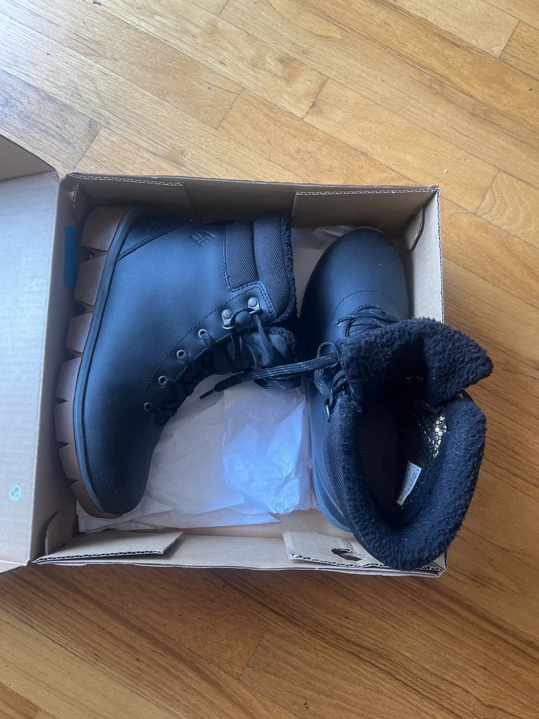 COLUMBIA- Black Faux Leather Winter Boots