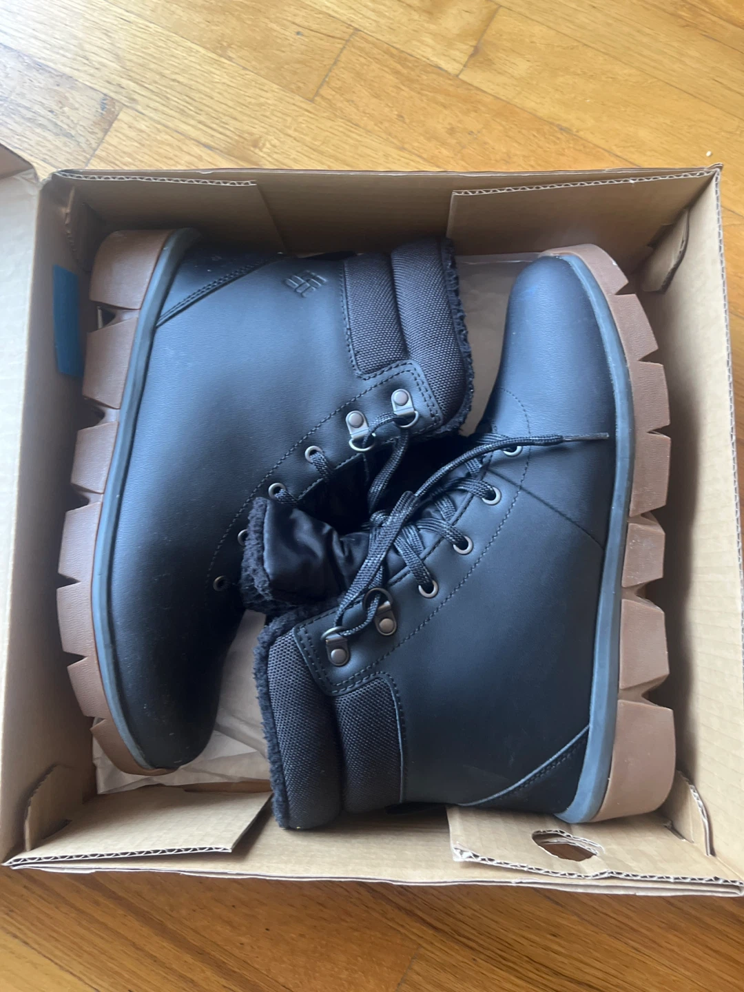 COLUMBIA- Black Faux Leather Winter Boots - photo 2