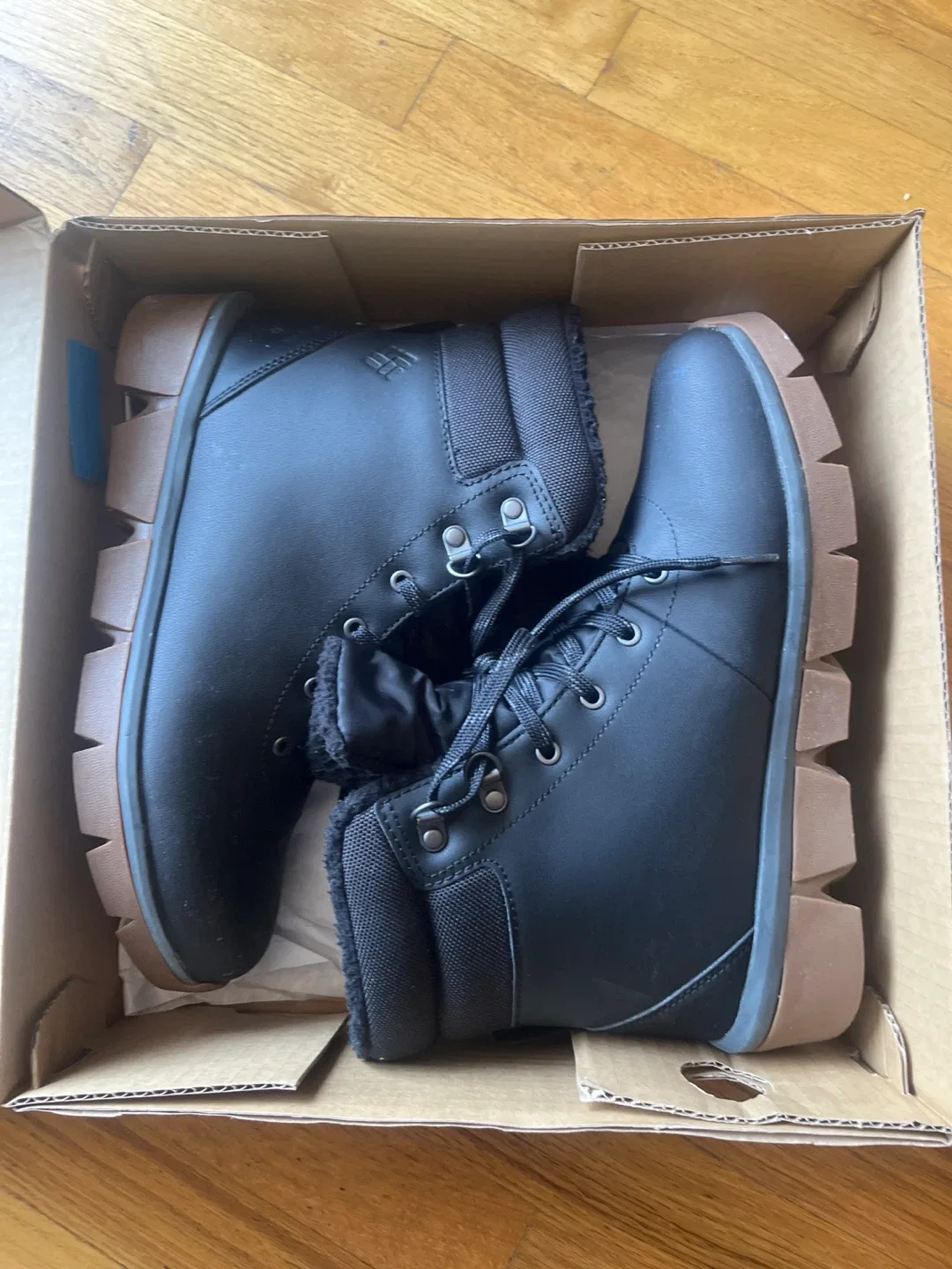COLUMBIA- Black Faux Leather Winter Boots - photo 2