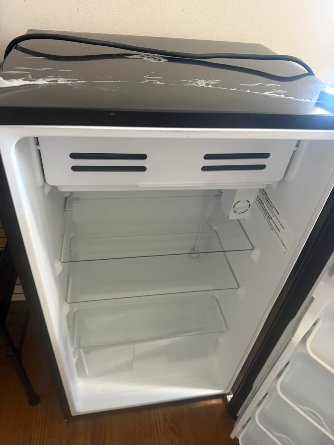 Arctic King Mini Fridge - photo 4