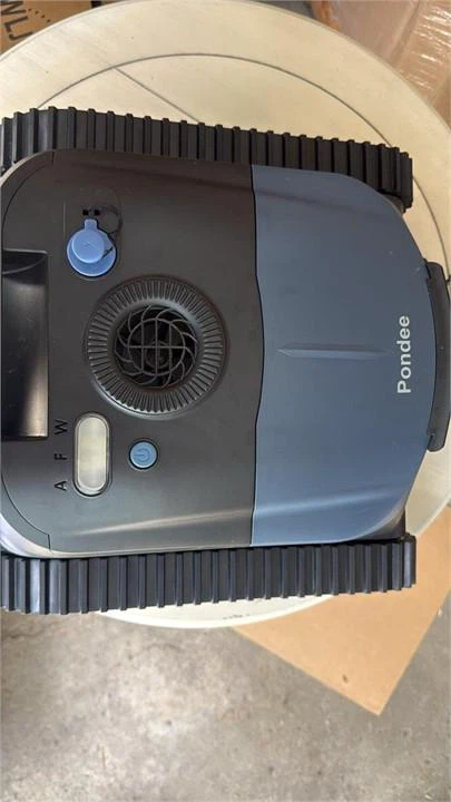 Pondee Robotic Pool Cleaner - photo 3