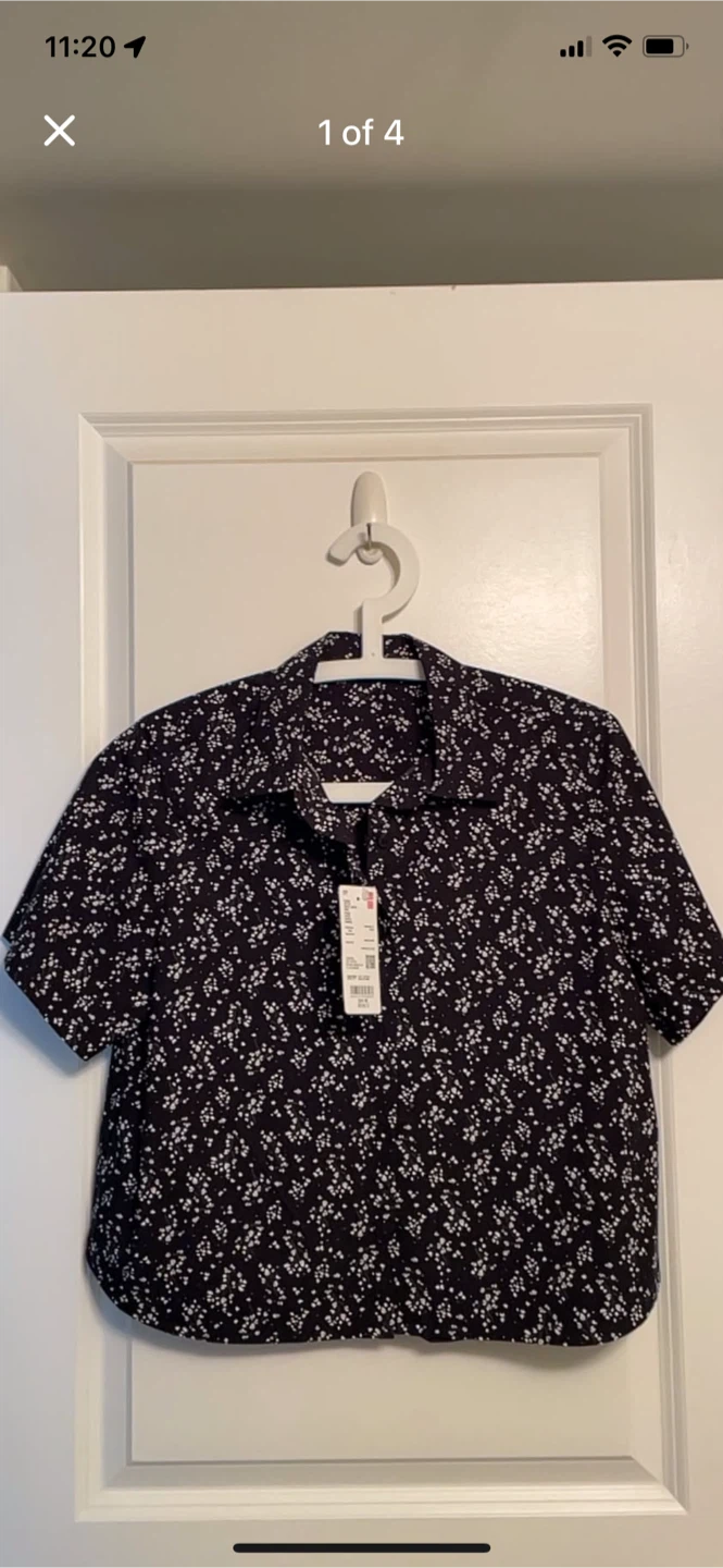 Uniqlo Women's Black Floral Short Sleeve Shirt XS