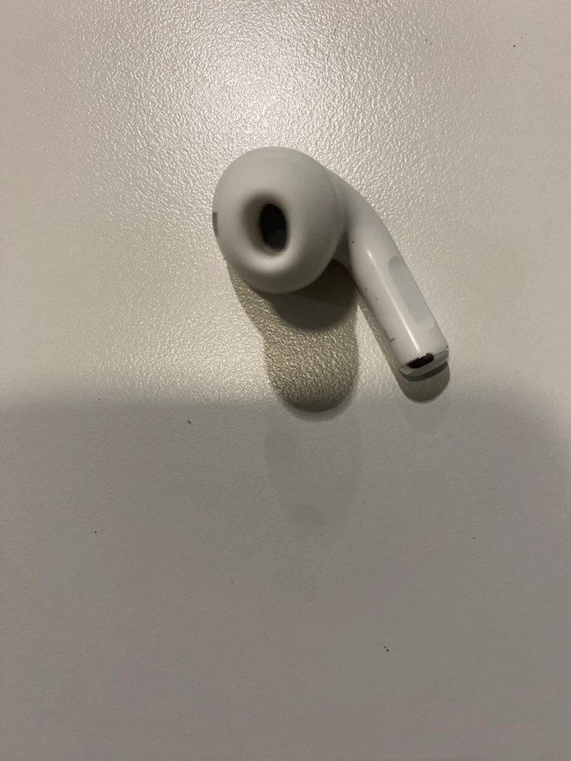 Apple AirPods Pro (Left Earbud) - photo 3