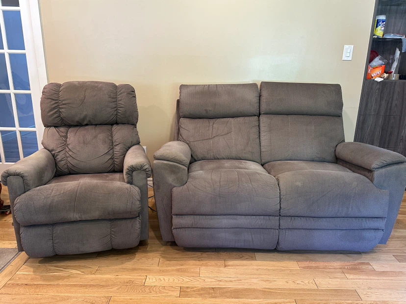 La-Z-Boy Pinnacle Power Reclining Loveseat Set (CAN DELIVER)