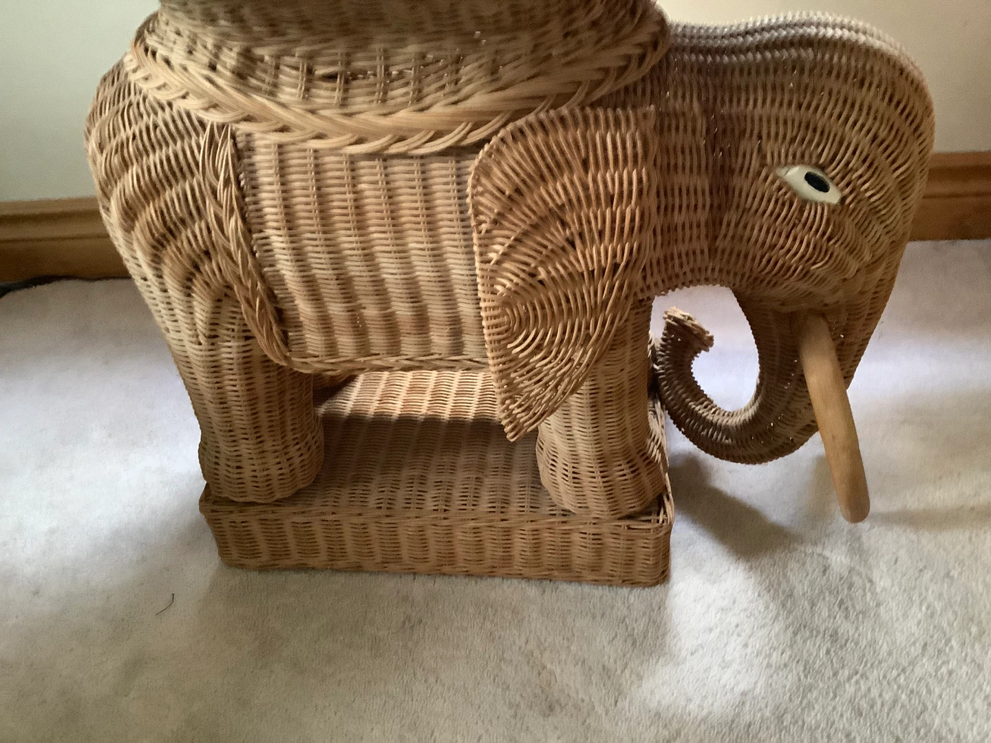 MCM Rattan Wicker Elephant Table w Wd Tusks 🐞