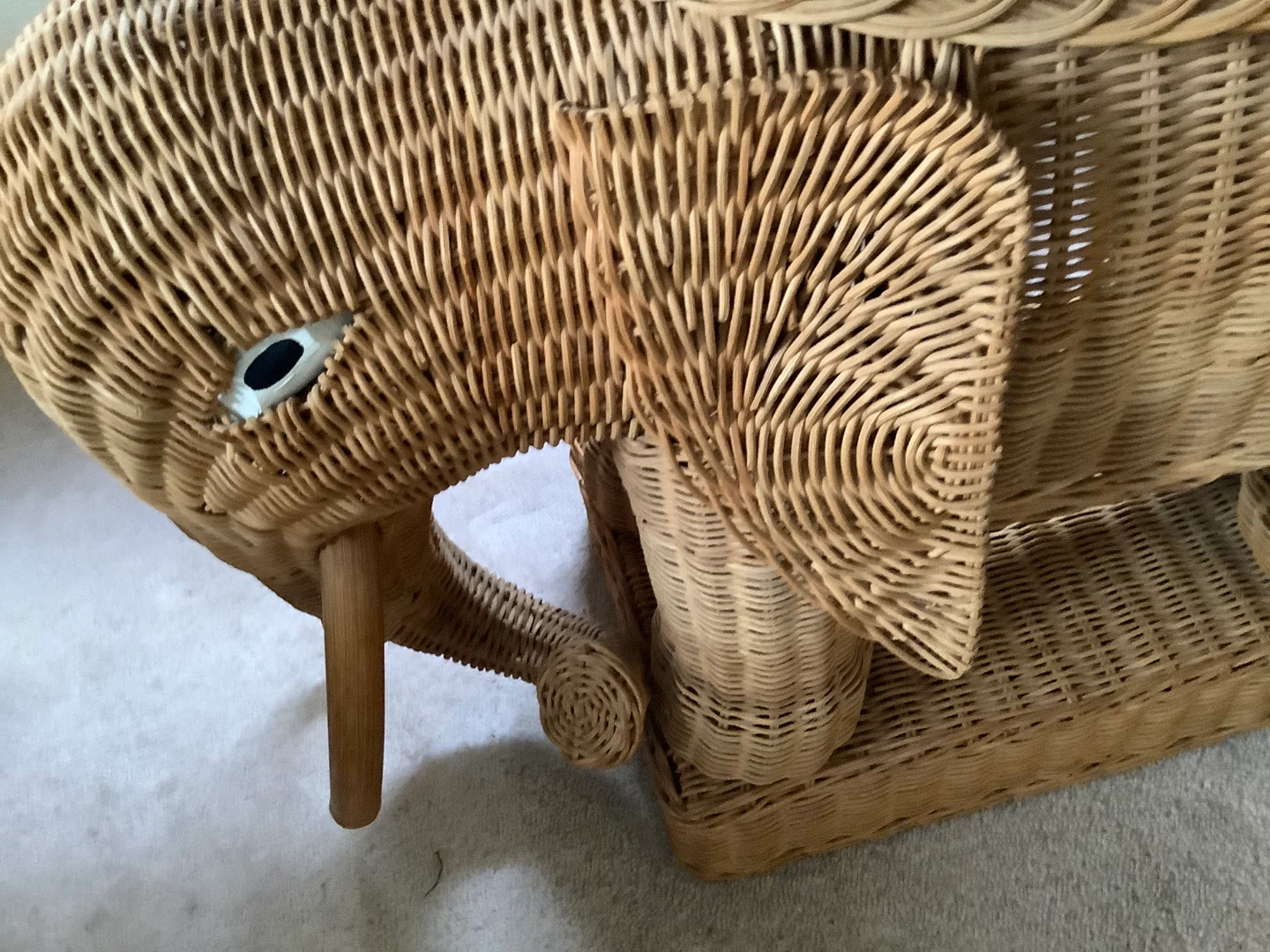 MCM Rattan Wicker Elephant Table w Wd Tusks 🐞 - photo 4