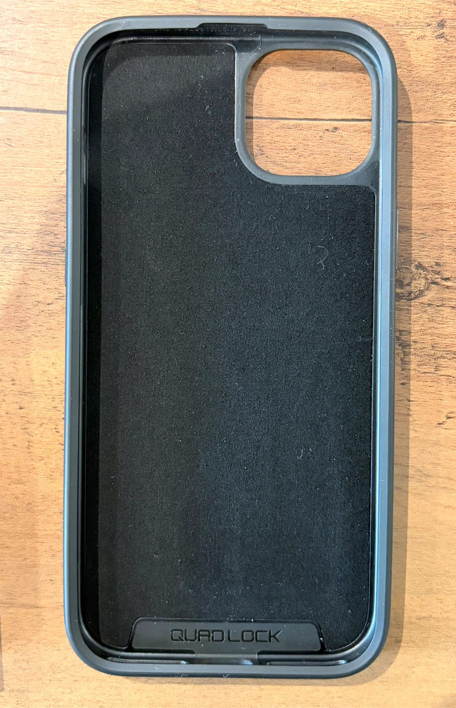 Coque Quad Lock officielle iPhone 15 Plus – Excellent état - photo 3