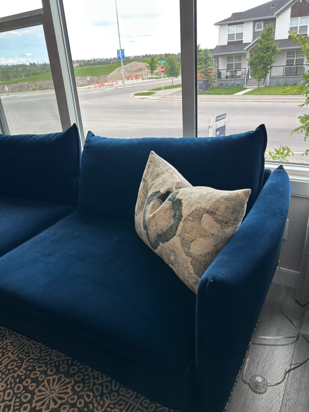 Dark Blue Velvet Sofa - photo 2