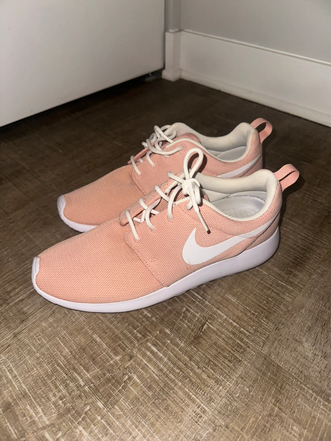 Nike Roshe Run Pink Shoes, Women’s 10.5