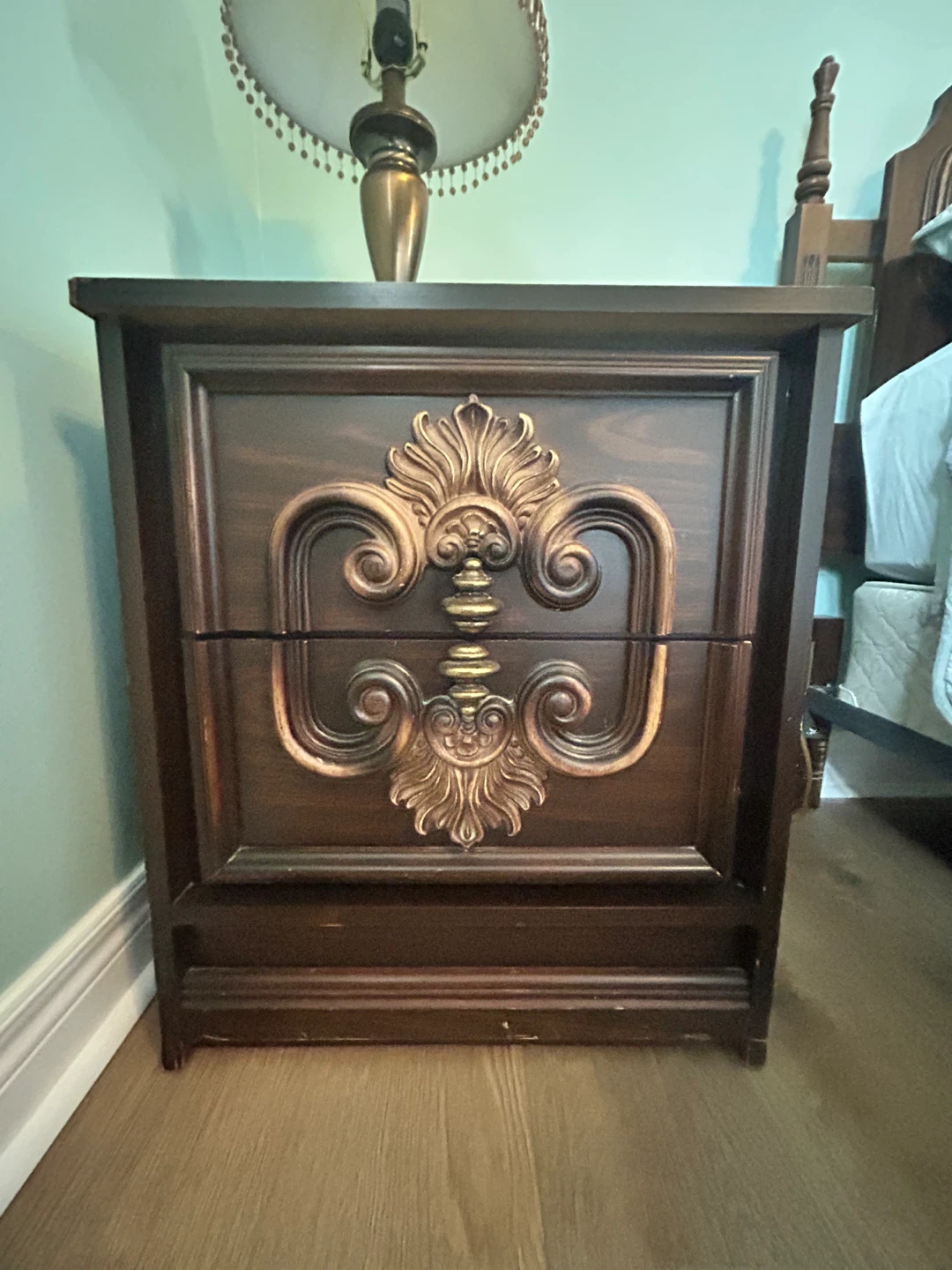 $799 - Vintage Cdn Made Bedroom Suite - Complete 6-Piece Set - photo 3
