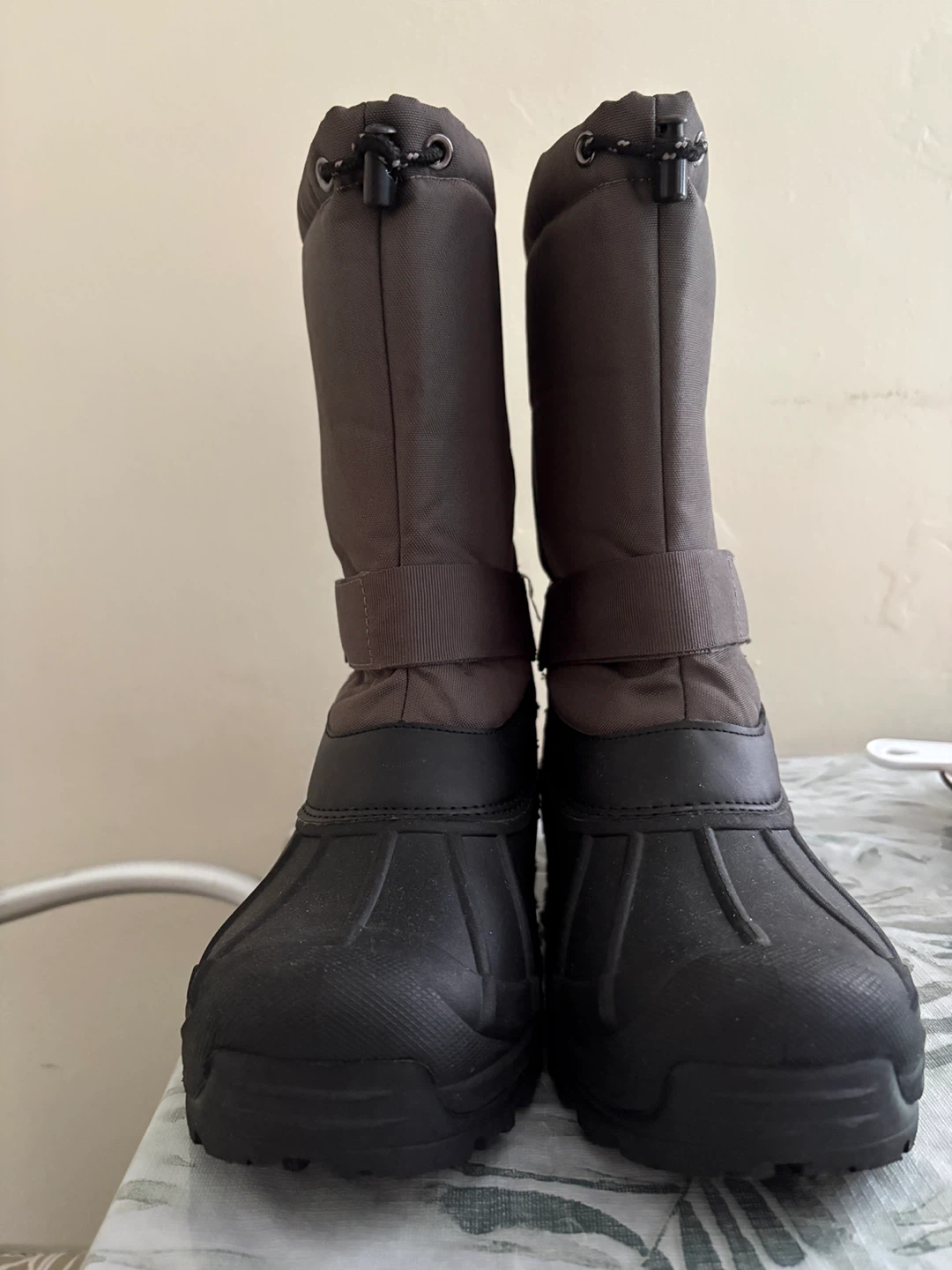 Morendl Men's Waterproof Snow Boots Size 11