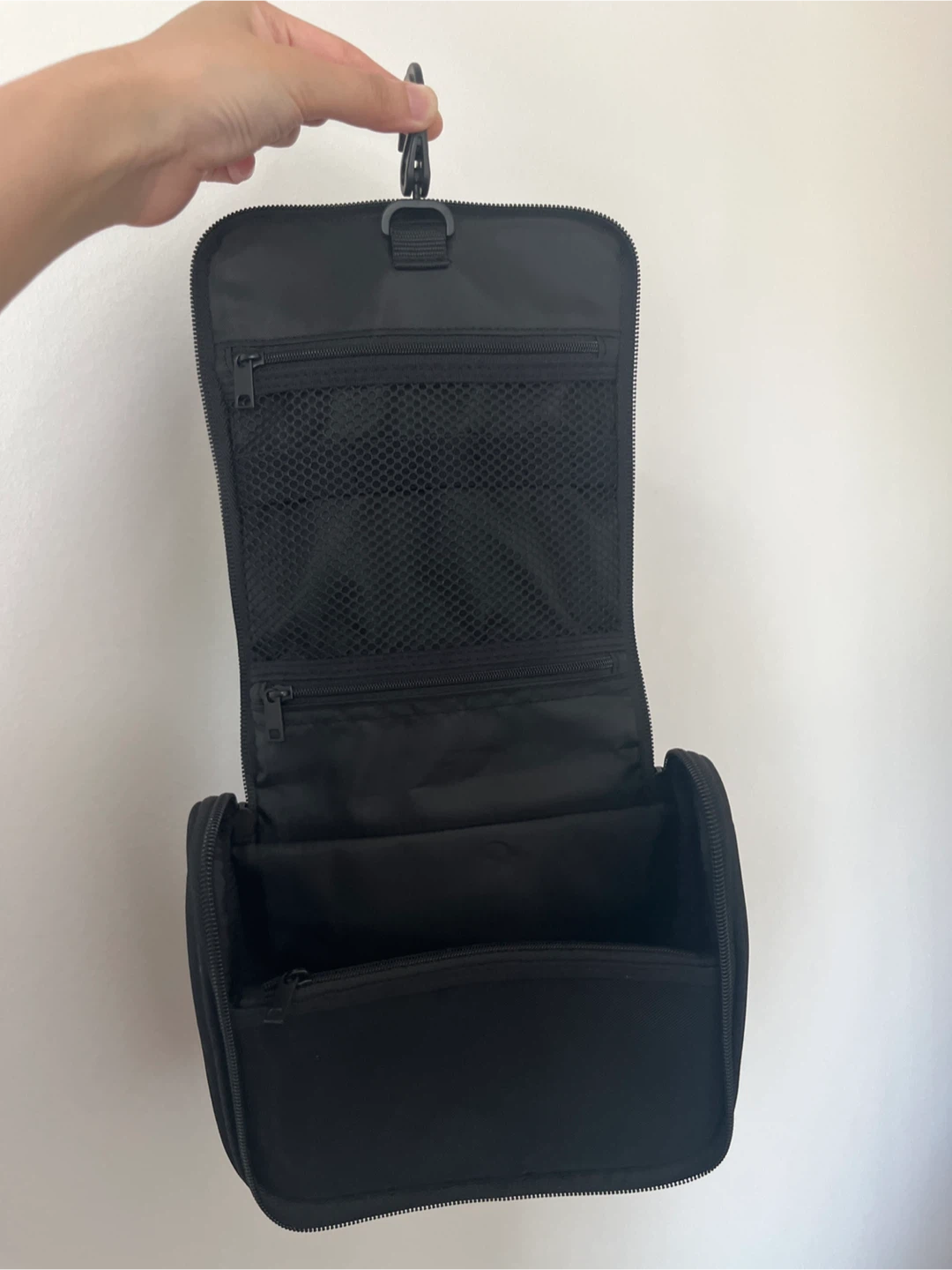 Brand New MUJI Hanging Toiletry Case (Black) – Unopened! ✈️🧳 - photo 2